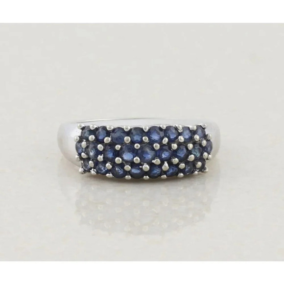 Jewelry - 10k White Gold Natural Blue Sapphire Band Ring size 6.75